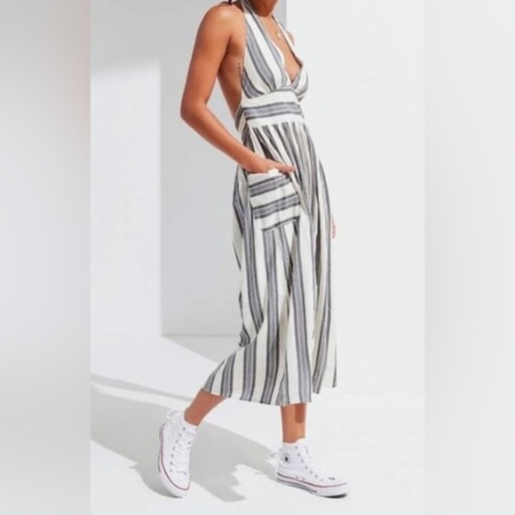 Urban Outfitters NWT Betsey Stripe Linen Halter Dress. - Picture 1 of 16